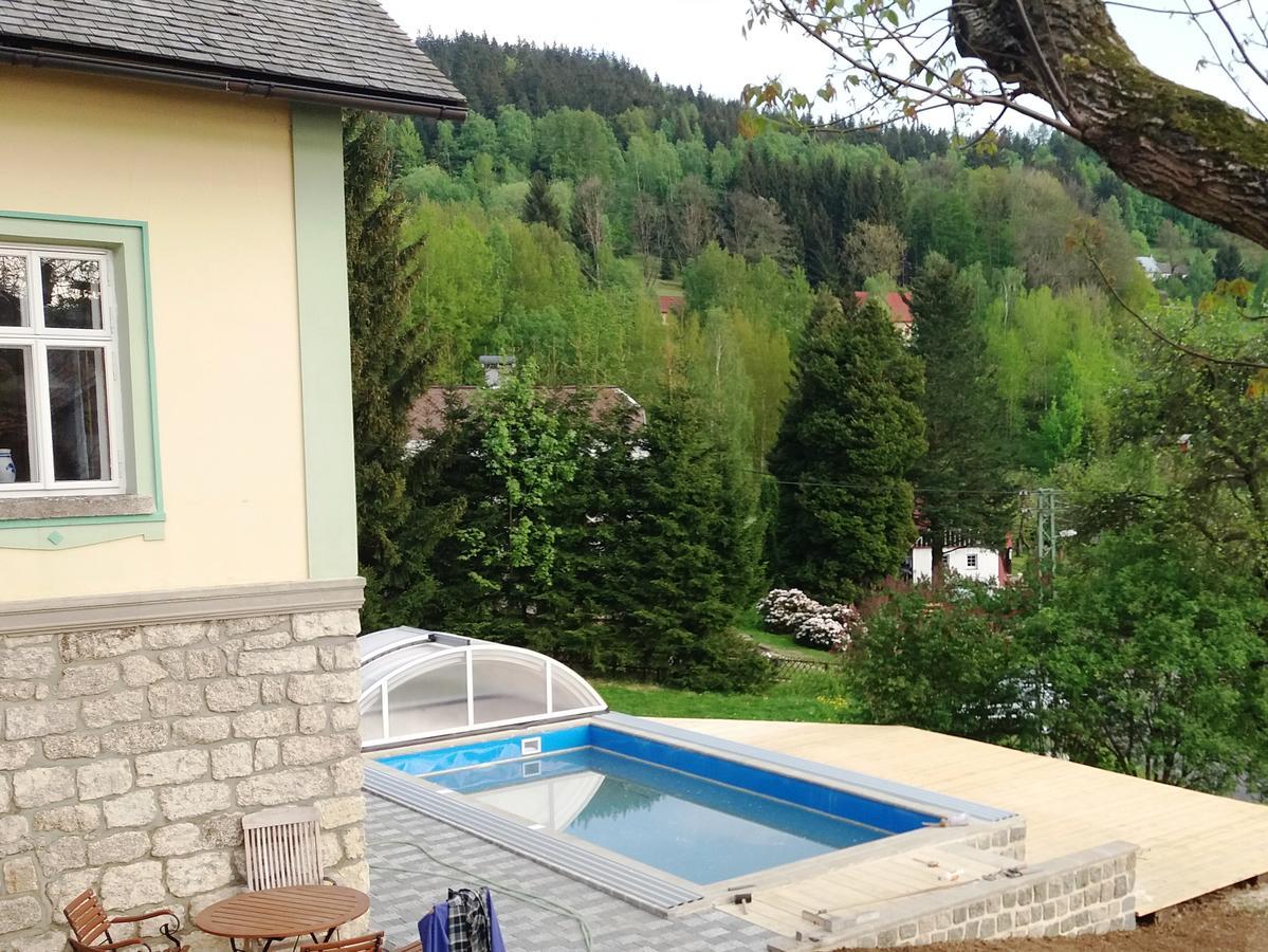 Chata Hugo - 3 Retreat Apartments Танвалд Екстериор снимка